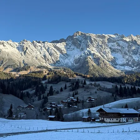 아파트 Haus Dienten Am Hochkoenig